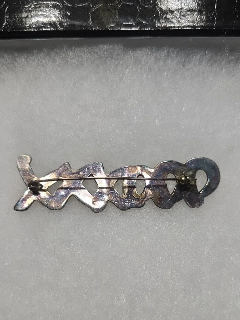 925 Sterling Silver XXOO Hugs and Kisses Pin - Women's Accessory